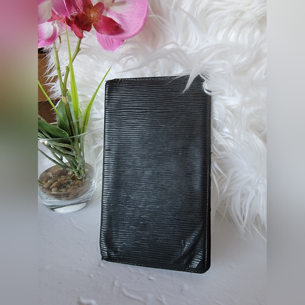 LOUIS VUITTON  Black Epi Leather checkbook